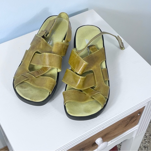 Antelope Shoes - Antelope Woman’s  Sandals  Dijon mustard
